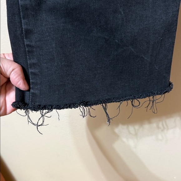 Elegant Black Cropped Women's Jeans - Picture 4 of 7